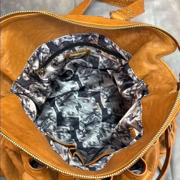 Leather shoulder bag - Picture 8 of 10